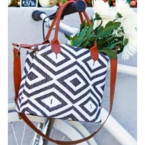 Rachel Zoe Tribe Alive Carryall Crossbody Black & White Woven Tote Bag ~ NEW - Picture 7 of 7